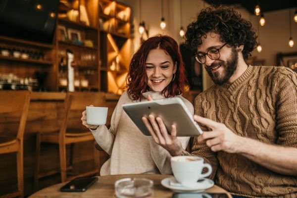 Cafeteria e Tecnologia: Como a Inovação Está Transformando a Experiência Café