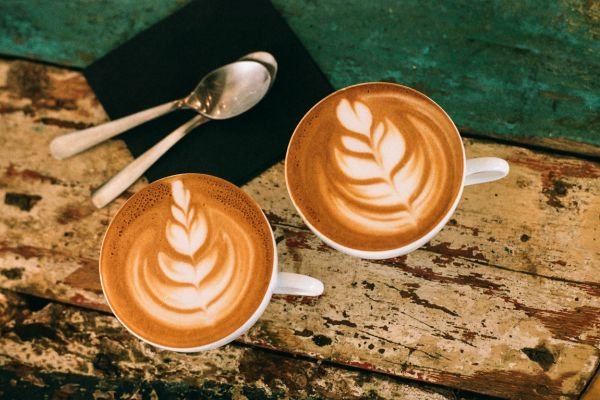 Explorando o Mundo do Café: Dicas e Segredos de Cafeterias